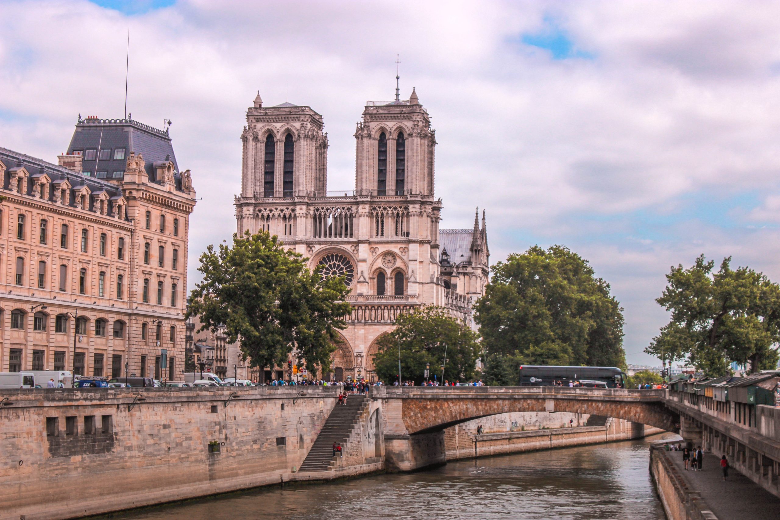 Parisienne Visite Une Cité De France Ibtissam Hôtel près de Notre-Dame de Paris - Hôtel du Levant (75005)